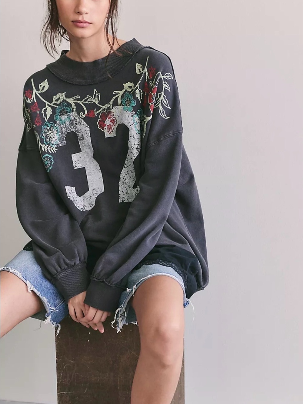 We The Free Palm Springs Turtleneck Graphic Pullover NWT M - Picture 3 of 7